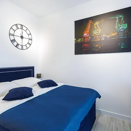 Hanza Tower 218 Apartment